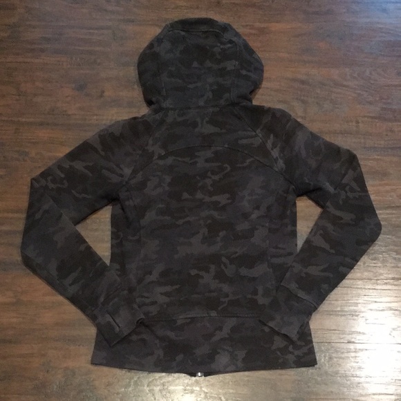✨SOLD✨ Lululemon Scuba Sweatshirt Camo Womens Size 6 - Picture 5 of 5